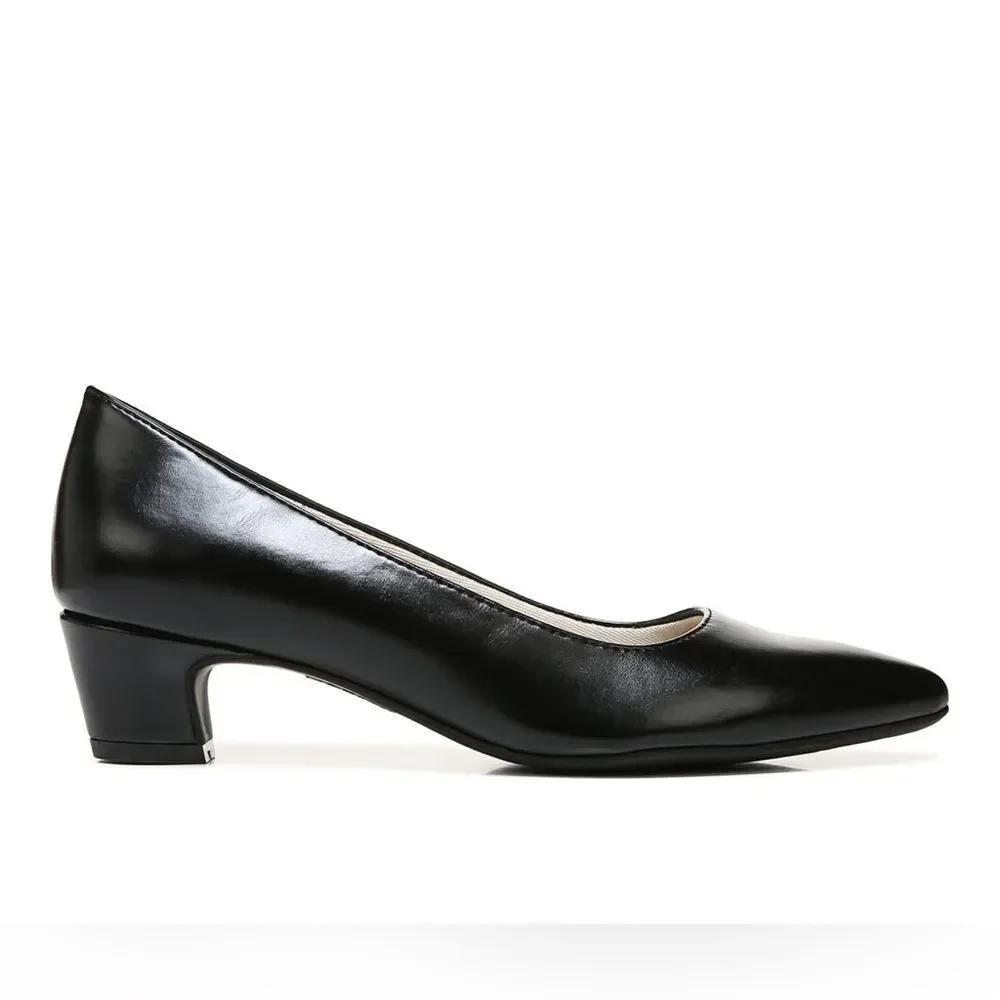 LIFESTRIDE Minx Pumps